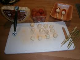 Brochetas de queso y cherry