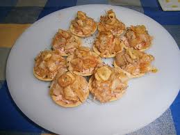 Canapé de salmón y kokotxas de bacalao en salsa de tomate - Receta Fácil Paso a Paso