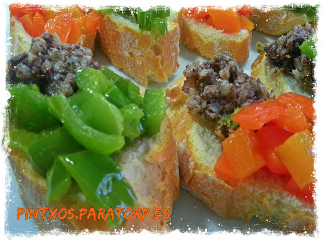 Canapés de morcilla y pimientos - Receta Fácil Paso a Paso