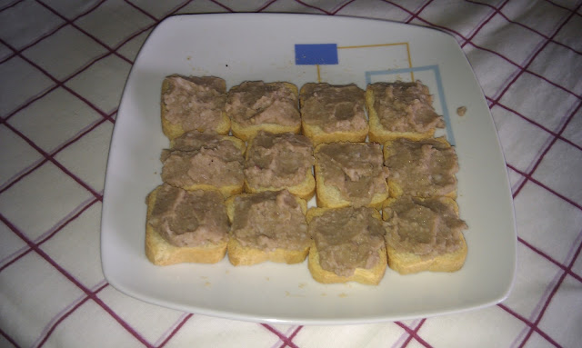 Canapés de paté de pulpo a la gallega - Receta Fácil Paso a Paso