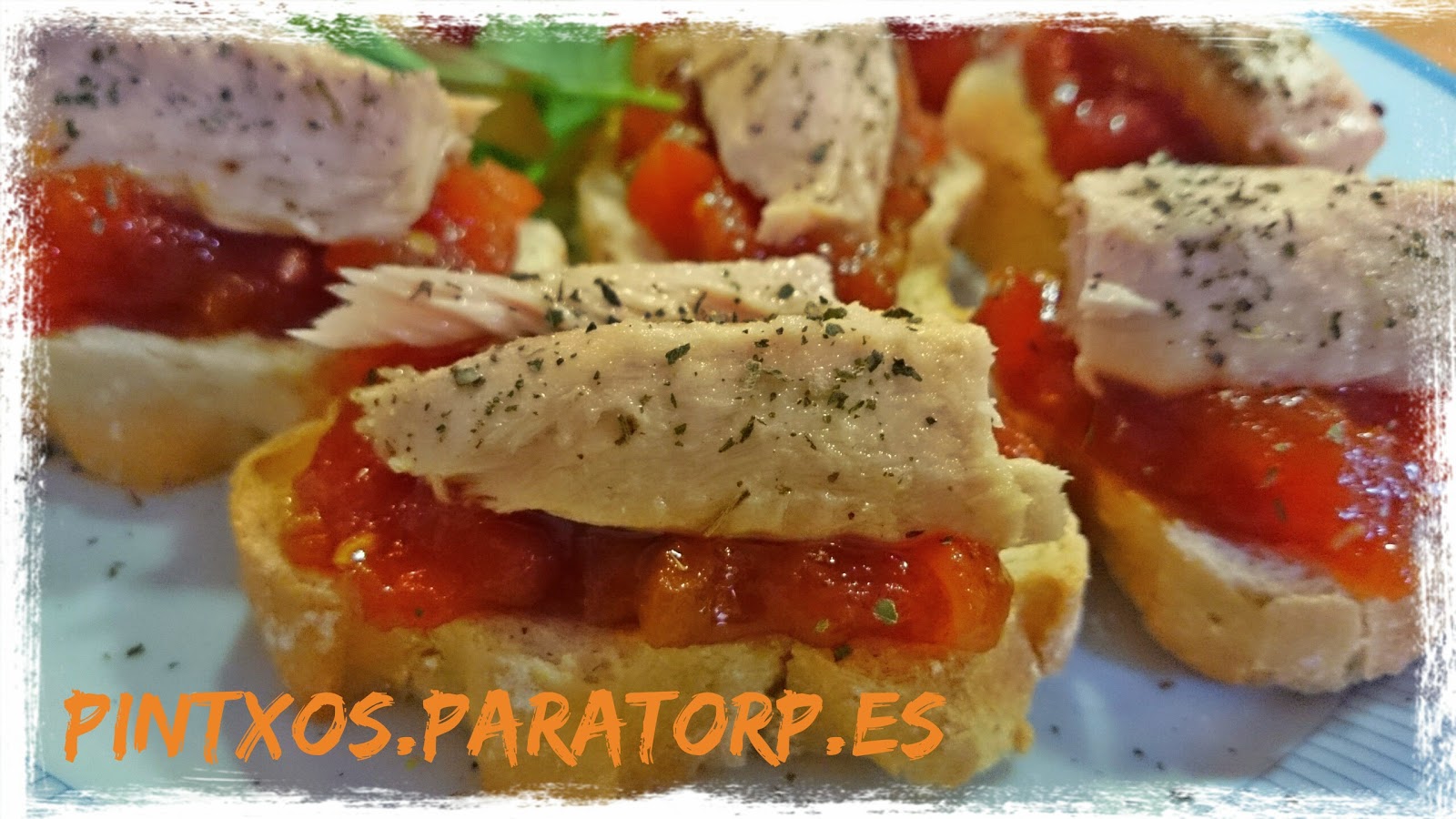 Canapés de tomate caramelizado y melva - Receta Fácil Paso a Paso