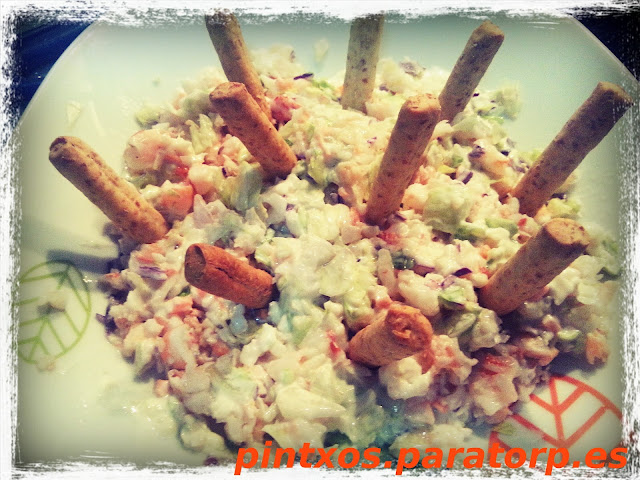 Ensaladilla de langostinos cocidos y a la plancha - Receta Fácil Paso a Paso