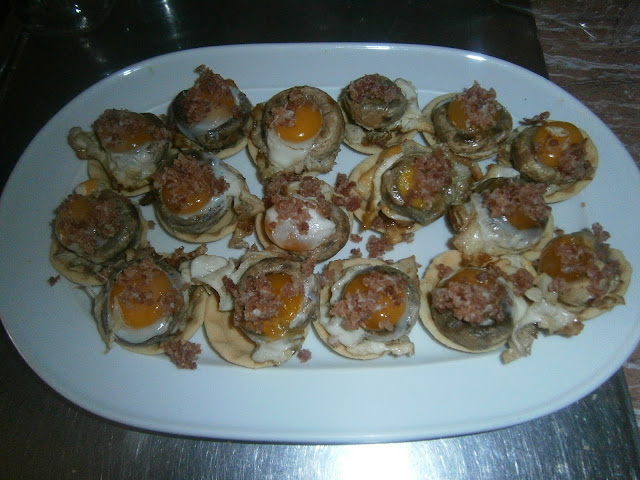 Huevo de codorniz en champiñón - Receta Fácil Paso a Paso