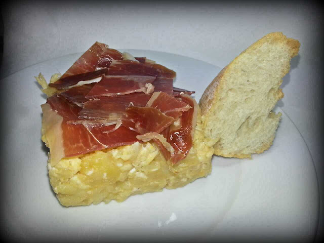 Huevos rotos con ibérico - Receta Fácil Paso a Paso