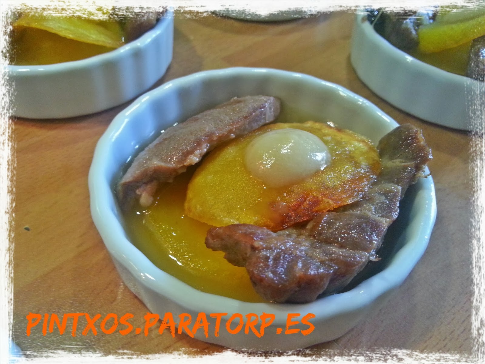 Pintxo de carrillera ibérica con patatas y crema de cebolleta y puerro