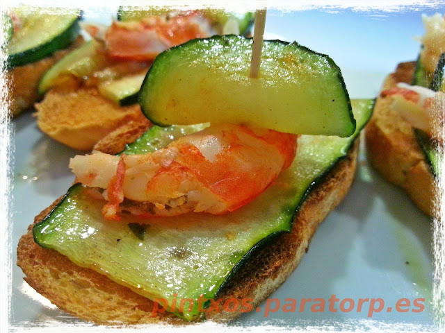 Pintxo de gambones plancha con calabacín