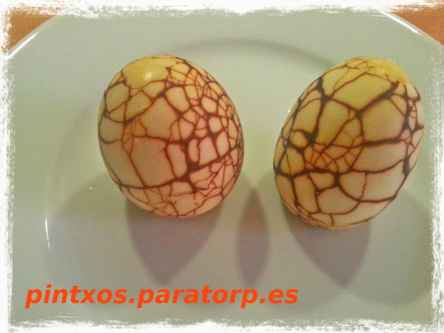 Pintxo de huevos marmolados al té