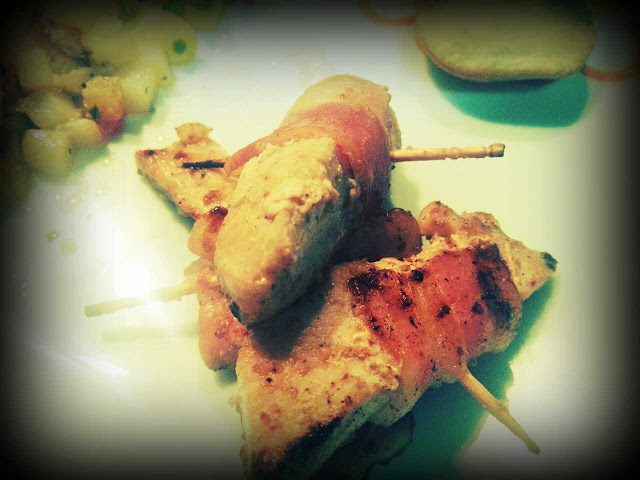 Pintxo de tiras de pollo con "bufanda" de bacon - Receta Fácil Paso a Paso