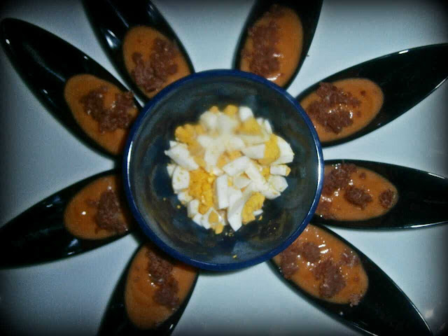 Tapas de cucharitas de salmorejo