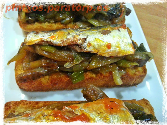 Tosta de sardinas con cebolleta y berenjena caramelizadas al Pedro Ximenez